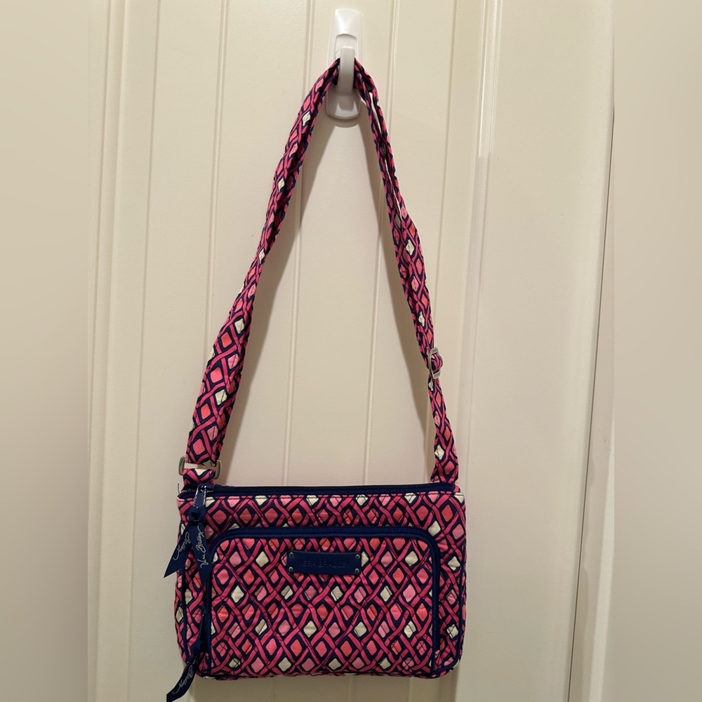 EUC Vera Bradley Katalina Diamonds Pink Mini Hipster Crossbody Bag with Pen